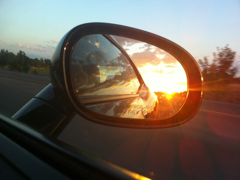 rear-view-mirror-363951_1280 (1)